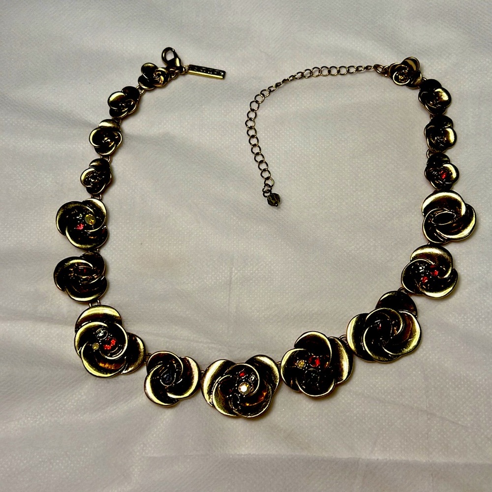 Women necklace color yellow red stones